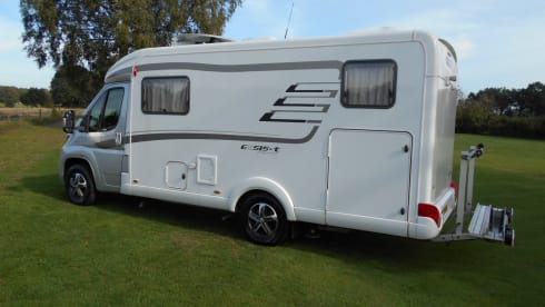 Beemster 7 – Hymer, 2 person camper, automatic with many options