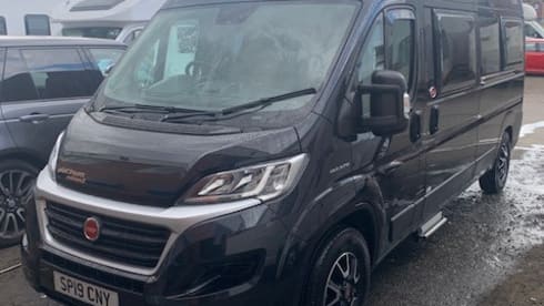 Platinum Camper – 2 adult 1 child Lux Camper Eldiss CV40 ltd edition