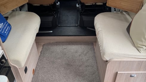 Sacha de-foof – 4 berth Rapido semi-integrated from 2017 55th special edition