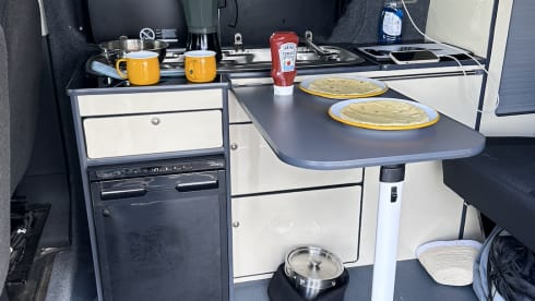 Worfy – 2 berth (6 with awning) campervan for fun adventures 