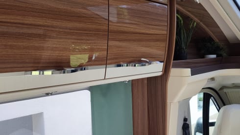 "Flieger" – Semi-integrated top mobile home Euramobil Profila RS ****