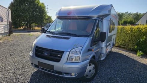 Nexxo T660 – 4p Bürstner semi-integrated uit 2007