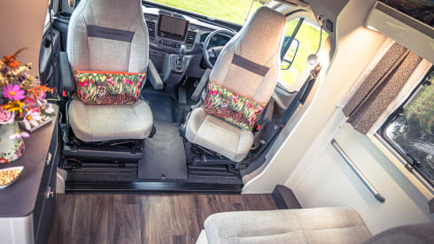 Swifty  – Luxury 4 berth Ford , Swift Voyager 494 from 2024