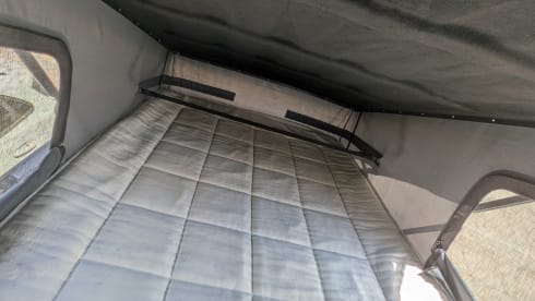 Elektra – 2-person Mercedes-Benz campervan from 2020