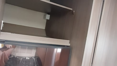 Spacious 4 person Challenger camper with queen bed