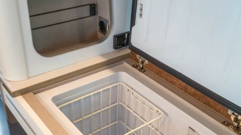 Patchke – 4p Bustner campervan, automatic