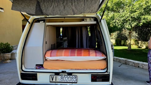 Nino – Van d'epoca: viaggio nel passato in Sardegna