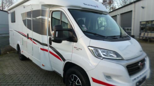 Corry – 5 person camper with electric lifting bed and length beds