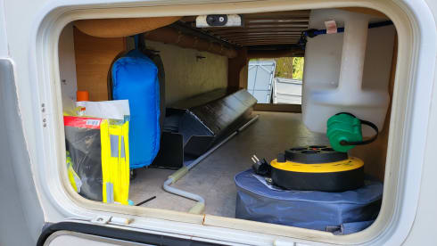 Very neat, luxurious and complete Chausson Allegro 68 with 4 sleeping places.