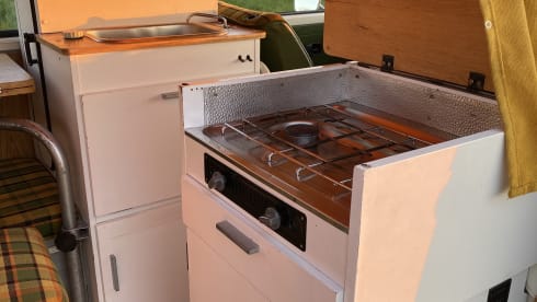 T2B Westy – rent an original hippie bus westfalia camper !!