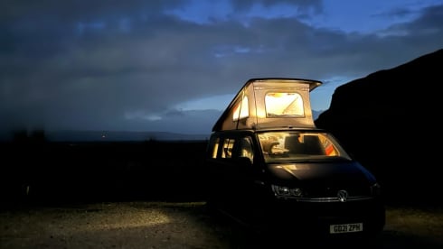Florrie The Adventure Van - Volkswagen Transporter T6 Camper King