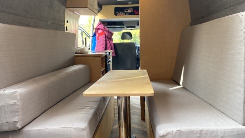 Pamela – Off grid 4 berth Mercedes Sprinter