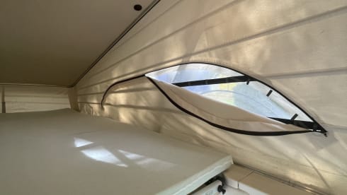 ROADSTORE 53230 – Mercedes Marco-Polo V250 190CV 4MATIC fitted van rental 4 beds