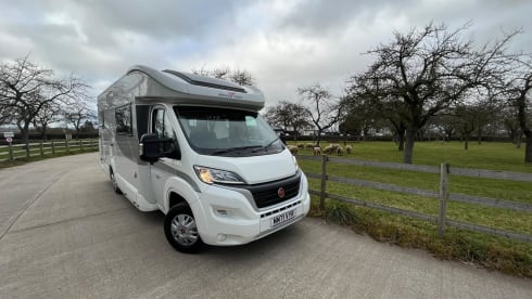 Mabel – Brand New Luxury 4-5 berth 2022 model RollerTeam 707 Motorhome