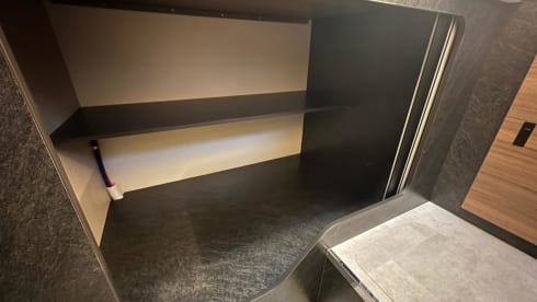 Nr. 23 – Riesen Sitzgruppe, Einzelbetten, Hubbett , Komfort auf 4 Rädern!
