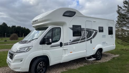 Fantastic 6 Berth Swift Edge 486 Motorhome