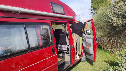 FREAK – Volkswagen T4 Westfalia CamperVan 4 seats Compact Versatile Hard Top