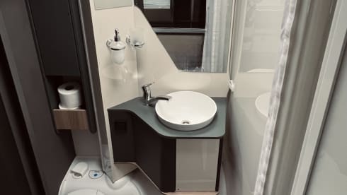 Warren – 4 berth Laika L319 - luxury motorhome - Pet Friendly