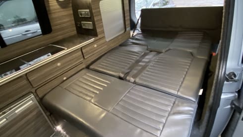 Luna – Volkswagen Transporter 4 Birth camper van