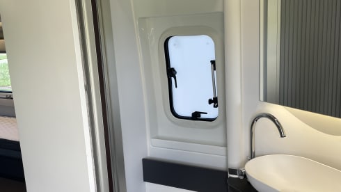 Adria Twin 640SGX Supreme A AUTOMATIC