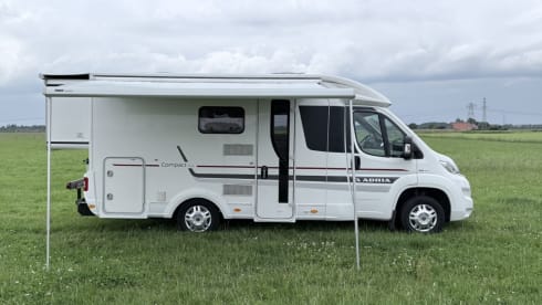 Camper Piano  Paul  🎹 – Nice Adria camper 2p