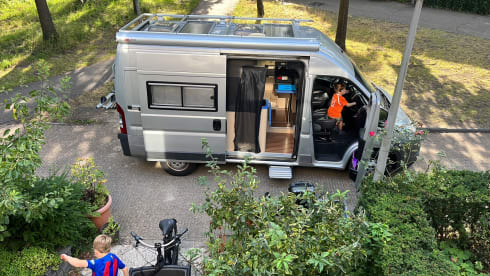 De bus – Fiat Ducato Professional self-build Bus camper