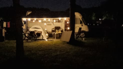 Foxy Adventure – 4p Hymer integrated from 2002 with many extras