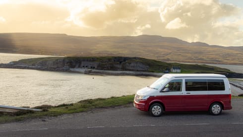 Rogue Six – Rogue Six – Topuitvoering Volkswagen T6.1 | Comfortabel & Stijlvol | Slaapplaatsen voor 4 personen