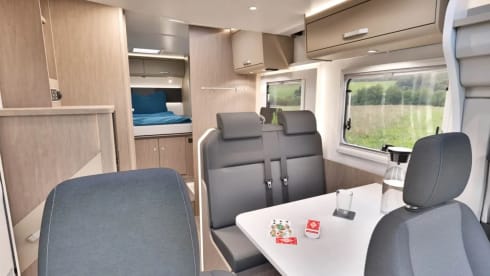 Lucy – 2p Carado from 2024, Queen bed, Semi-integrated