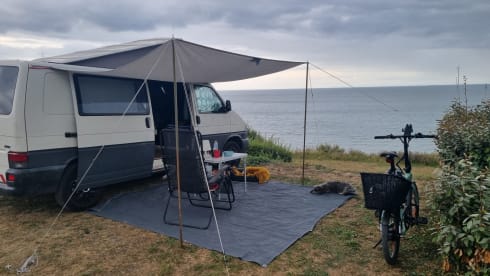 Misty Miles – 2p Volkswagen campervan from 2001