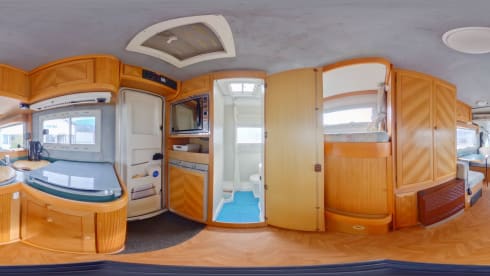 Freedom – Large family motorhome - Mobilvetta Euroyacht 175.