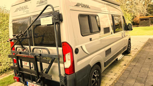 Onze Pössl :-) – Buscamper (2020) with bicycle rack, bedding and linen etc.