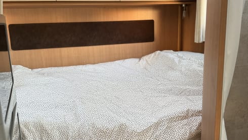 Nice spacious family camper (2011)!
