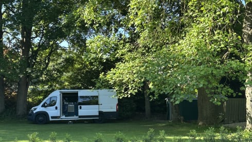 Evangeline – 4 berth Peugeot campervan from 2017