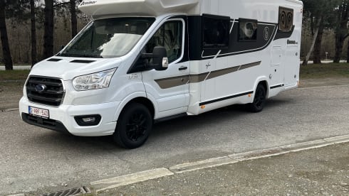 4p Benimar semi-integrated uit 2023