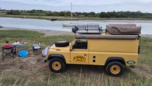 Drommedaris – 2p Land Rover rooftop uit 1985