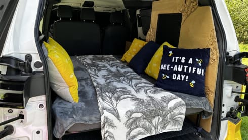 Buzzby – ID Buzz Campervan with optional roof top tent . Insurance included