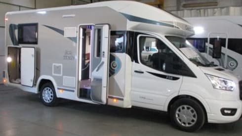 Vacanza 5 Stelle  – Camper Chausson Titanium 708