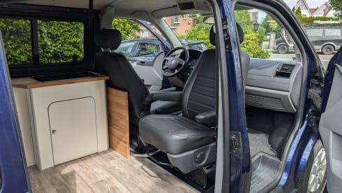 Volkswagen T5. May in all cities!