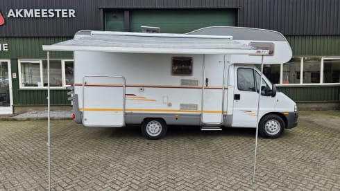 6p Dethleffs alcove uit 2006