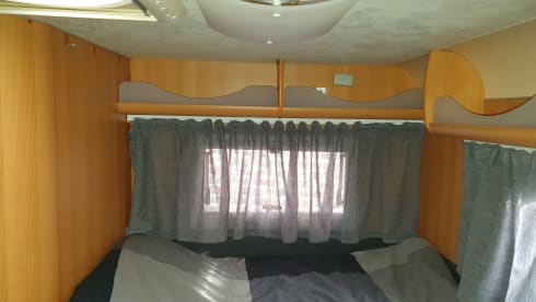Louis  – Spacious 2 person Louis camper
