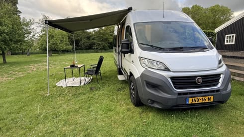 Charlie's Camper – Gemütlicher Fiat Ducato Campervan