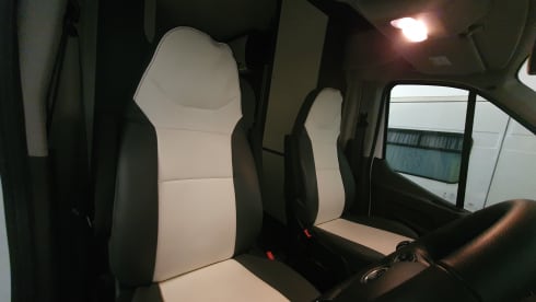 Walnut- – Luxury 6 berth Motorhome!