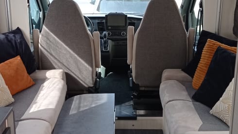 720 Titanium Premium – 5p Chausson semi-integrated from 2021 - NEW CONDITION