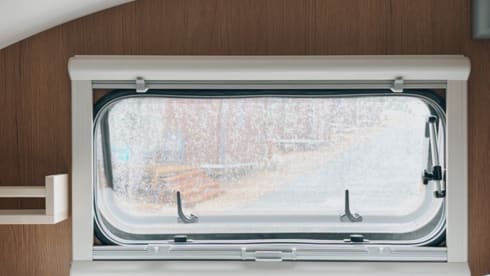 Jai the Camper – Beautiful and trendy 7p Rimor alcove from 2017