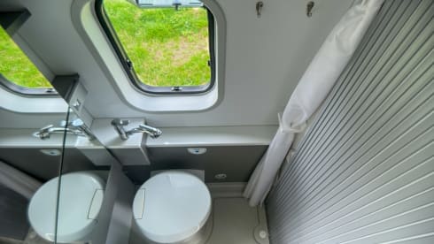 Cees – 2p Adria Mobil bus from 2017