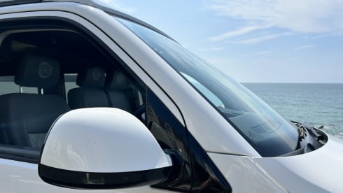 Aggi – AGGI DUB - VW (LWB) Camper with all your creature comforts- North Devon