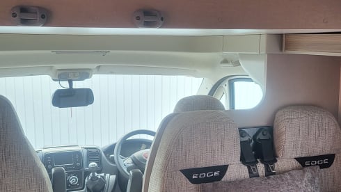 Thelma – Spacious and flexible 6 berth Swift Edge 476