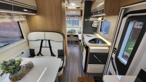 6 Berth, Ford Autoroller 746, Automatic Luxury