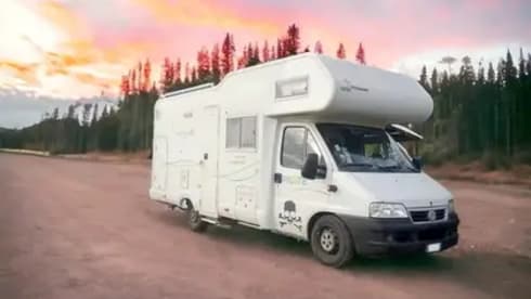 Camper Family Adventure  – Attic Camper, Pilote, Super-equipped, Air Conditioning